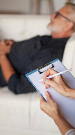 13 Best Strategies to Manage Anxiety