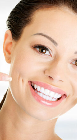 Top Ways to Naturally Whiten Yellow Teeth